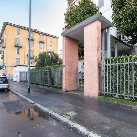 Ronchetto Navigli * Milan